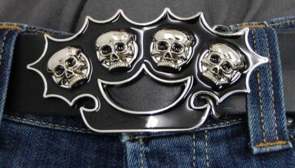 Gürtelschnalle - Brass Knuckle - Schlagring - Totenköpfe Gürtelschnalle - Brass Knuckle - Schlagring - Totenköpfe