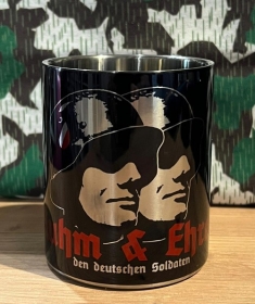Edelstahltasse mit Karabinerhakengriff - Ruhm und Ehre - Motiv 2 Edelstahltasse mit Karabinerhakengriff - Ruhm und Ehre - Motiv 2