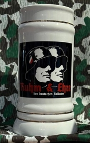 Bierkrug mit Goldlinien - Ruhm und Ehre - Motiv 2 Bierkrug mit Goldlinien - Ruhm und Ehre - Motiv 2