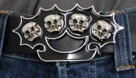 Gürtelschnalle - Brass Knuckle - Schlagring - Totenköpfe Gürtelschnalle - Brass Knuckle - Schlagring - Totenköpfe