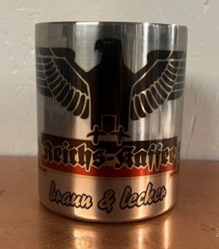 Edelstahltasse mit Karabinerhakengriff - Reichskaffee - Motiv 1 Edelstahltasse mit Karabinerhakengriff - Reichskaffee - Motiv 1
