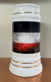Bierkrug mit Goldlinien - Schwarz Weiß Rot - Vintage Bierkrug mit Goldlinien - Schwarz Weiß Rot - Vintage