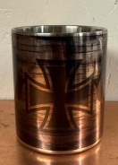 Edelstahltasse mit Karabinerhakengriff - Soldaten der Wehrmacht Edelstahltasse mit Karabinerhakengriff - Soldaten der Wehrmacht